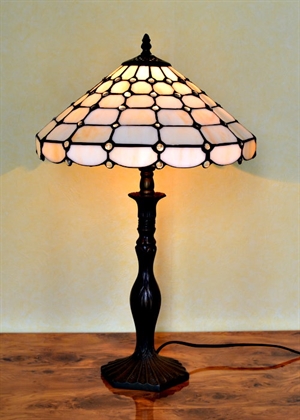 Tiffany bordlampe 1612 hvide perler - Se Tiffany lamper